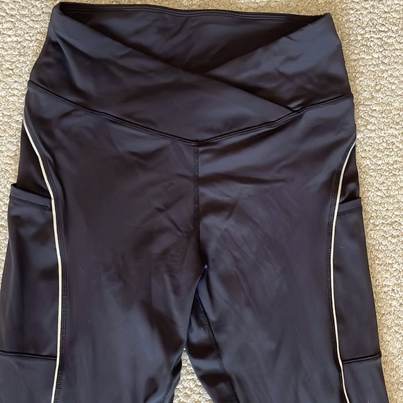 Black Spandex Leggings with Silver Accents, Pockets, and Crossed Pattern Waist - Picture 2 of 2